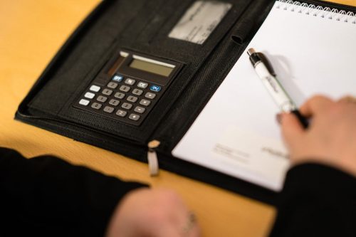 lehtio-muistiinpanot-auttaa-asiakasta